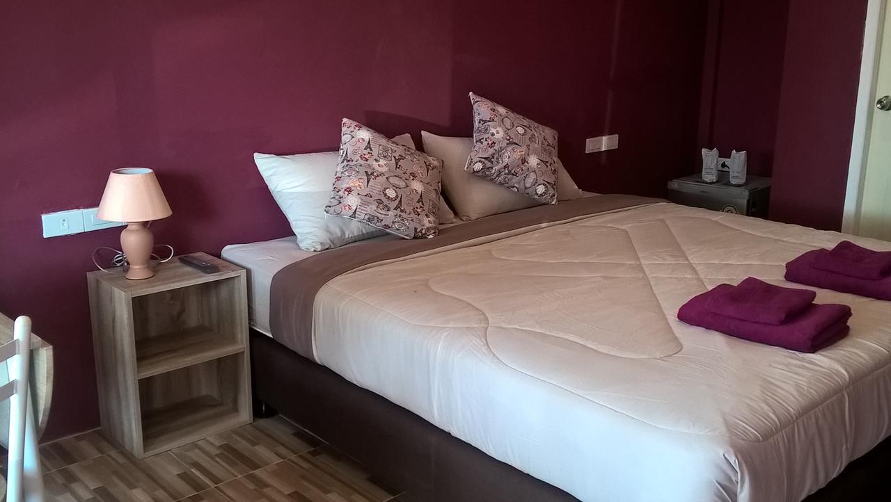 Aiyara House Bed & Breakfast Ayutthaya Bagian luar foto
