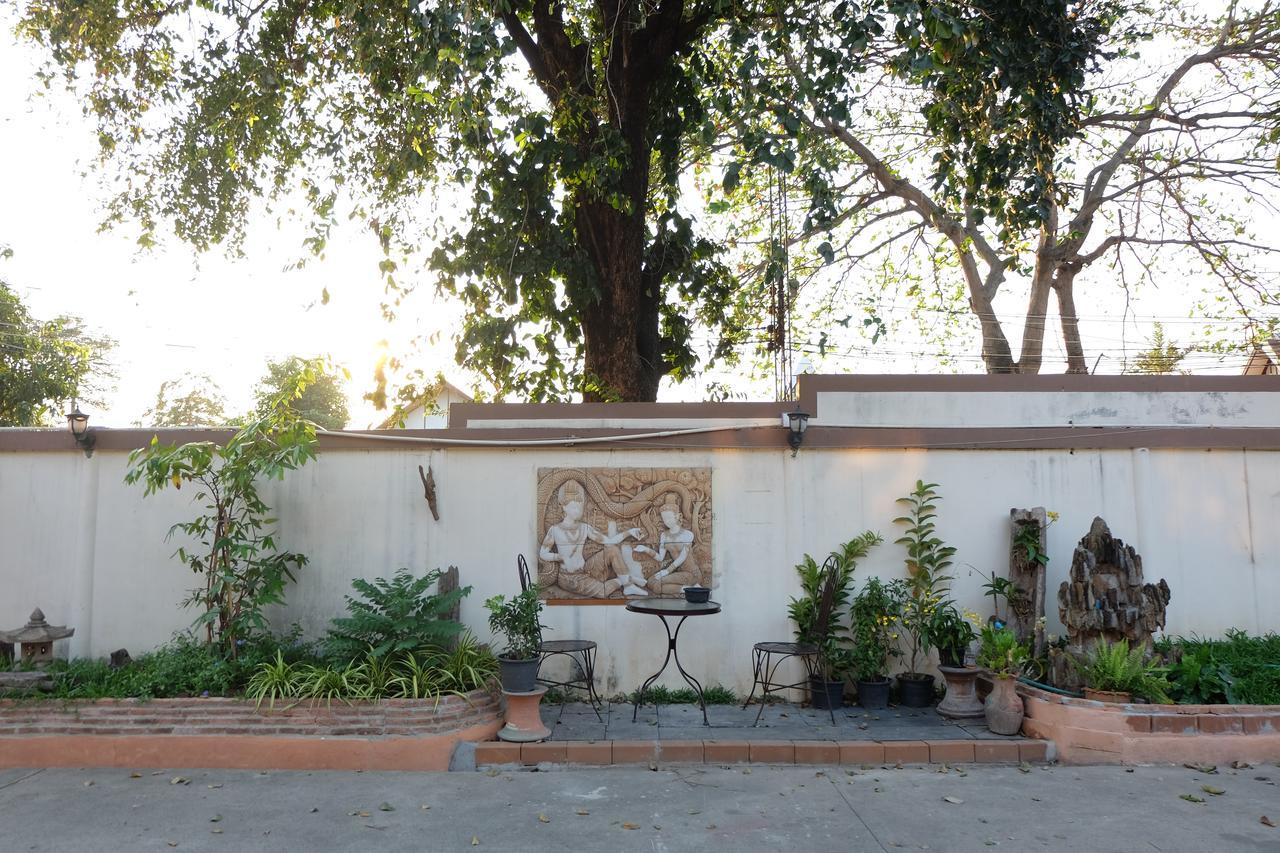 Aiyara House Bed & Breakfast Ayutthaya Bagian luar foto