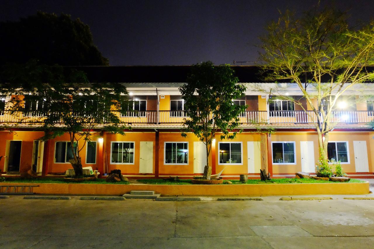 Aiyara House Bed & Breakfast Ayutthaya Bagian luar foto