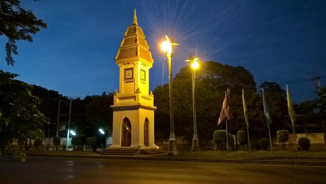 Aiyara House Bed & Breakfast Ayutthaya Bagian luar foto