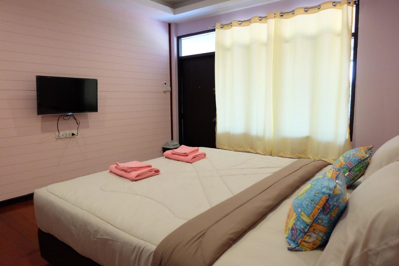 Aiyara House Bed & Breakfast Ayutthaya Bagian luar foto