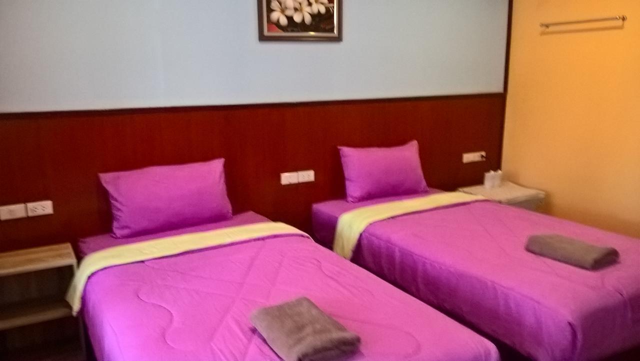 Aiyara House Bed & Breakfast Ayutthaya Bagian luar foto