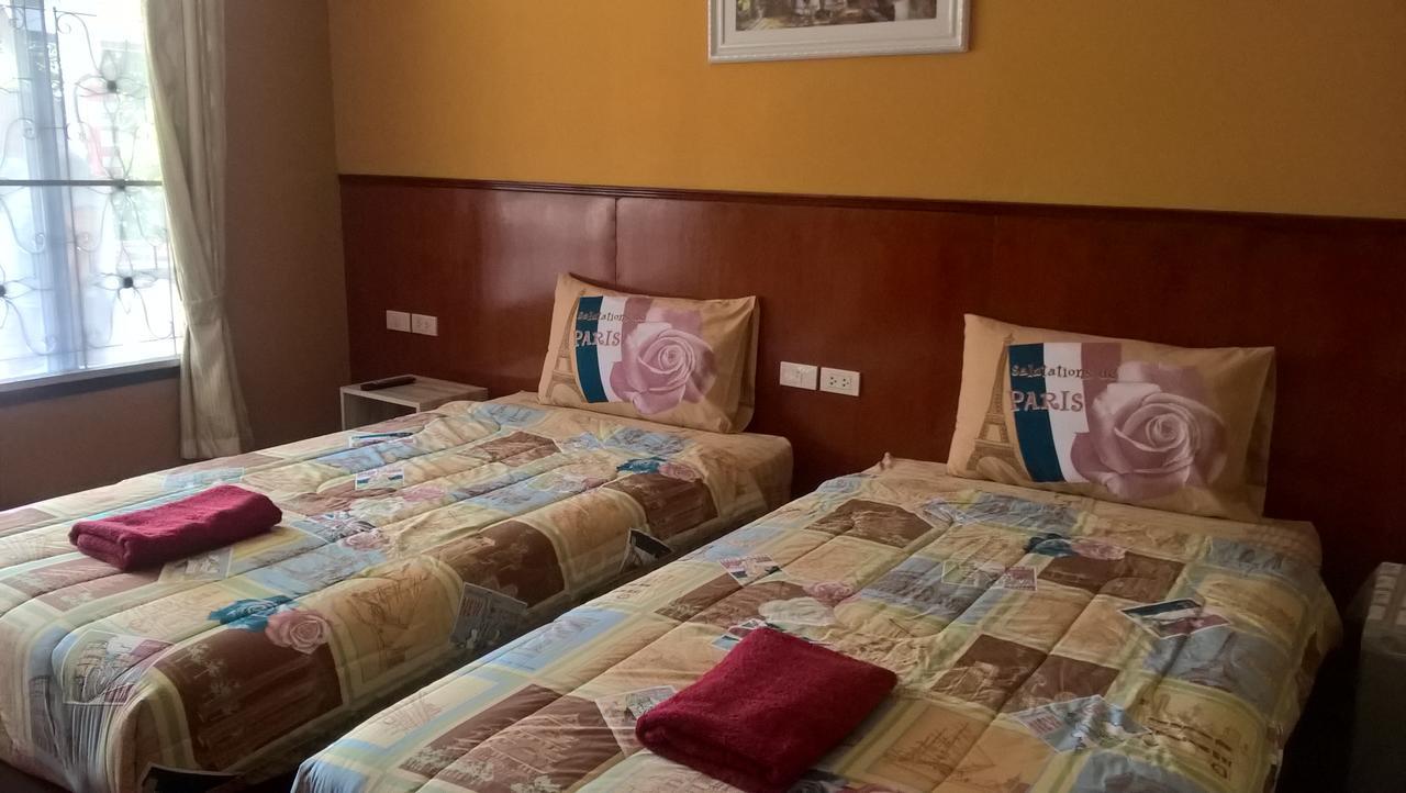 Aiyara House Bed & Breakfast Ayutthaya Bagian luar foto