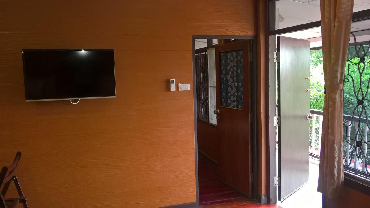 Aiyara House Bed & Breakfast Ayutthaya Bagian luar foto
